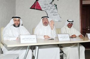 توفيق الجراح متحدثا خلال المؤتمر الصحافي اسامة ابوعطية
