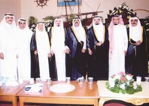 الشيخ مشعل الاحمد ومطلق الوهيدة ومبارك الزوير ومناحي الحباج وسالم الحجيلان وخالد الحجيلان يباركون﻿