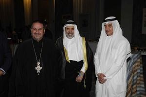 السفير البحريني والارشمندريت بطرس غريب﻿