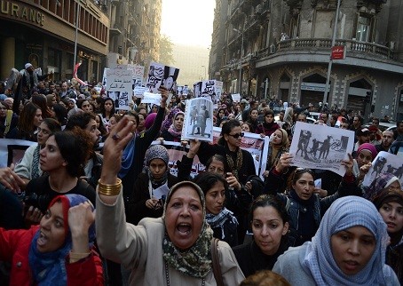 نساء عربيات يطلقن «انتفاضة» عبر الإنترنت للمطالبة بحقوقهن