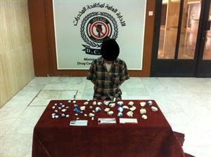الاسيوي وامامه المضبوطات﻿
