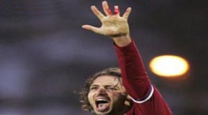 بالفيديو.. لاعب يفقد اصبعه اثناء احتفاله بهدف