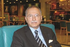 البروفيسور اكمل الدين احسان اوغلو﻿