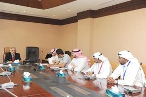 دعبدالرزاق النفيسي خلال الاجتماع