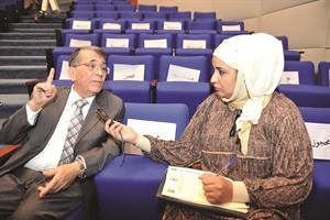 دارشاد هورموزلو متحدثا للزميلة الاء خليفة