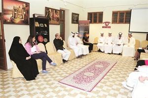 جانب من المشاركين في ندوة الصالون الاعلامي حول رؤية الشباب لاولويات الاصلاح الاقتصادياسامة ابوعطية
