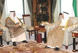 صاحب السمو الامير الشيخ صباح الاحمد خلال لقائه سمو رئيس الوزراء الشيخ جابر المبارك﻿