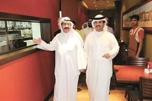 الشيخ دعيج الخليفة وهارون بهمن وجولة في كرييتف ديزاين سنتر ﻿