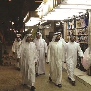 سمو الشيخ محمد بن راشد ال مكتوم متجولا في المباركية