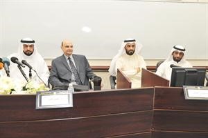 الوسمي والغبرا والعبيسان خلال ندوة الجذور التاريخية للربيع العربي في كلية الاداب سعود سالم