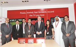 فريق عمل OSN في لقطة تذكارية عقب افتتاح الفرع الجديد﻿