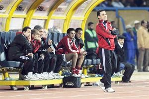 مدرب الاهلي حسام البدري في احدى المباريات
