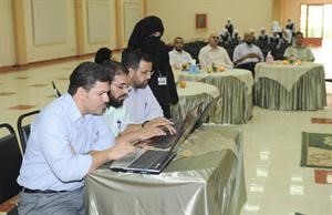 متابعة لاعمال الورشة﻿