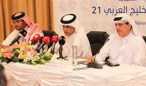 رئيس الاتحاد البحريني الشيخ سلمان بن ابراهيم متحدثا لوسائل الاعلام﻿