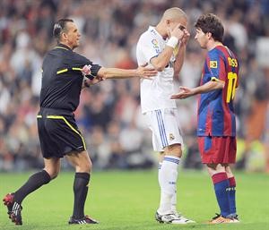 البرتغالي بيبي مدافع ريال مدريد يواصل اثارة الجدل وافتعال المشاكل
