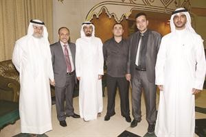 عجيل الطوق ودنبيل السبكي مع الحضور في اللقاء
