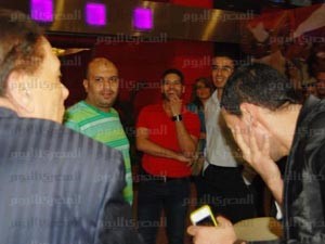 في حادثة اثارت الدهشة.. عادل إمام يصفع رامز جلال على وجهه في العرض الخاص لـ«برتيتا»
