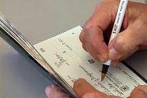 إيرانية أكرهت فلبينية على التوقيع على مستند فارغ