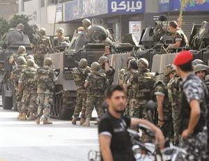  واعداد كبيرة من الجيش اللبناني تنتشر في كورنيش المزرعة والطريق الجديدة والطيونة في بيروتمحمود الطويل