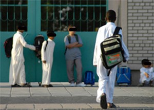 طالبان في «المتوسطة» ضربا صديقهما في حمام المدرسة