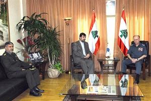 السفير الايراني عضنفر ركن ابادي معزيا اللواء اشرف ريفي باستشهاد اللواء وسام الحسن محمود الطويل