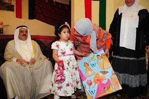 هدية لطفلة من القطان
