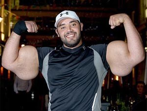 فحوص يابانية تبرئ "باباي المصري" صاحب أكبر عضلات في العالم من التلاعب 