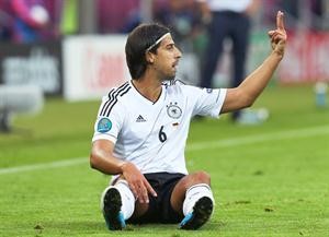 سامي خضيرة تعرض للاصابة في مباراة المانيا وايرلندا ويغيب عن الريال اسبوعين