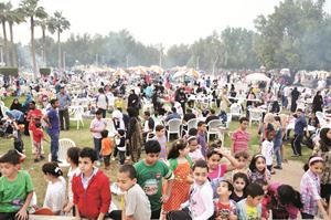 الاف الاسر استمتعت باجواء العيد في شاطئ العقيلة﻿
