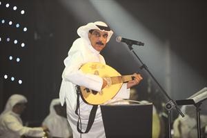 سلطان الرومانسية واغنية اي معزة على العود