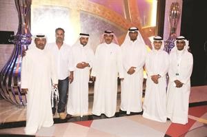 لقطة جماعية لشباب تنظيم الحفل