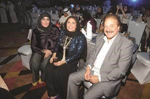 الفنان القدير محمد المنصور مع عائلته بالحفل