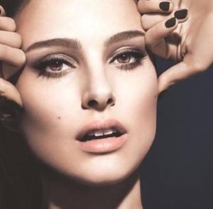 ناتالي كما ظهرت في الاعلان المثير للجدل