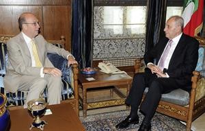 رئيس البرلمان نبيه بري مستقبلا المنسق الخاص للامم المتحدة في لبنان ديريكبلامبلي محمود الطويل