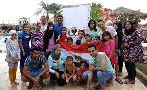 العيد.. بسمة يتيم: «شباب النيل» تحتفل بأيتام الجالية المصرية في عيد الأضحى