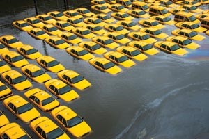 مراب سيارات غارق نتيجة فيضانات سببتها العاصفة ساندي في نيوجيرسي اپ