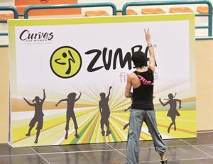 معاهد كيرفز الصحية تطلق رياضة ZUMBA في دائرة تمارين كيرفز لأول مرة في الكويت