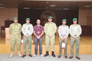 العقيد فيصل الجريد ووفد الحرس الوطني في الجامعة الامريكية﻿