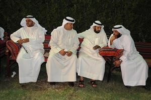 فلاح الصواغ ومبارك الوعلان ود حمد المطر ود خالد شخير اثناء حفل عشاء مسلم البراك ﻿