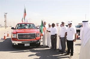 الشيخ علي سالم الصباح محافظ مبارك الكبير يعطي اشارة الانطلاق