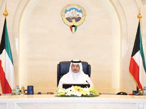 سمو الشيخ جابر المبارك مترئسا جلسة مجلس الوزراء امس