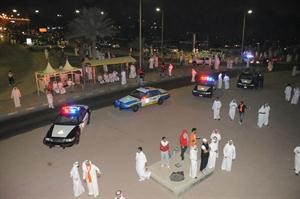 الدوريات اغلقت الطرقات مقابل منطقة مشرف		هاني الشمري﻿