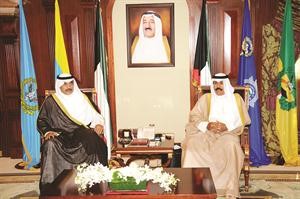 سمو ولي العهد الشيخ نواف الاحمد خلال لقائه الشيخ صباح الخالد﻿