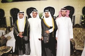 سعد العنزي وعايض محمد وعبدالله العنزي يباركون
