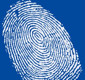 علماء يكشفون البصمة الخفية باستخدام جزيئات نانونية من الذهب