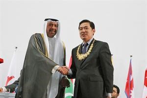 الشيخ احمد الفهد يقلد وسام المجلس الاولمبي الاسيوي لغاو جنتاو﻿