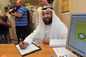 دعلي العمير يسجل ترشحه في ادارة الانتخابات امس﻿