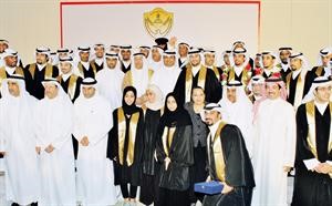 لقطة جماعية لحفل التخرج
