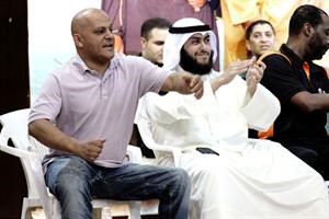 الشيخ مشعل طلال الفهد وانور المطوع يتابعان الانشطة﻿