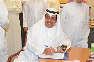 مبارك الخرينج يقدم اوراق ترشحه في ادارة الانتخابات
